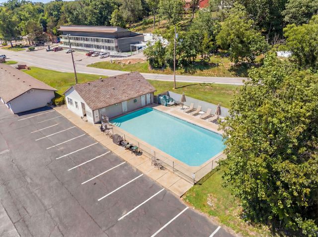 2529 State Highway 176 B6, Rockaway Beach, MO 65740