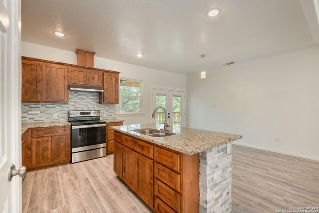 423 County Road 2471, Hondo, TX 78861