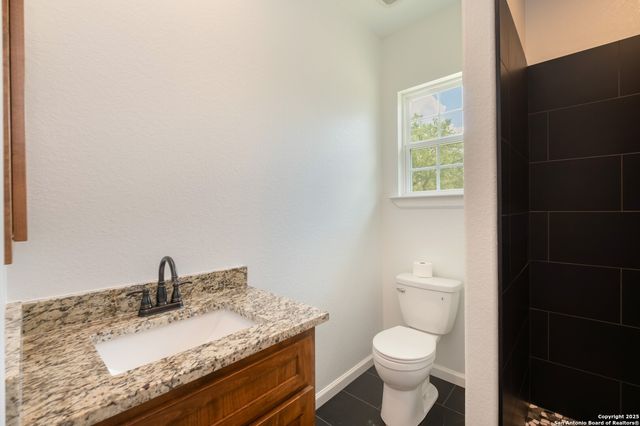 423 County Road 2471, Hondo, TX 78861