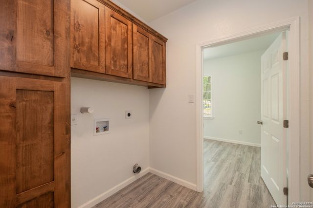 423 County Road 2471, Hondo, TX 78861