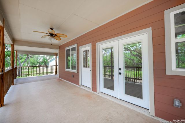 423 County Road 2471, Hondo, TX 78861