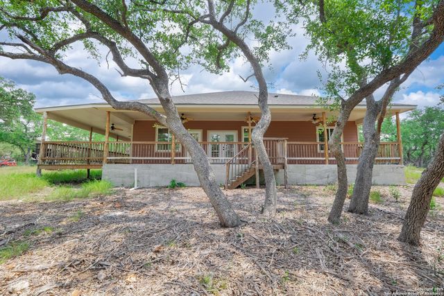 423 County Road 2471, Hondo, TX 78861