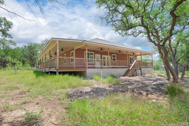 423 County Road 2471, Hondo, TX 78861