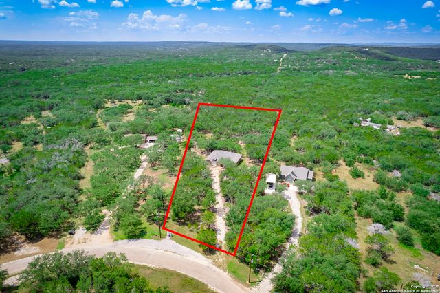 423 County Road 2471, Hondo, TX 78861