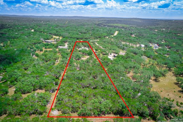 423 County Road 2471, Hondo, TX 78861
