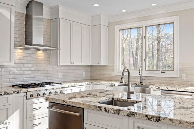 200 Donegal Drive, Chapel Hill, NC 27517