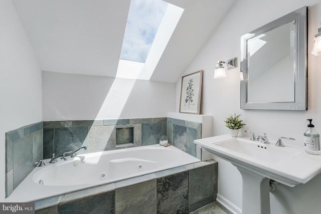 4604 KING DUNCAN RD, Alexandria, VA 22312