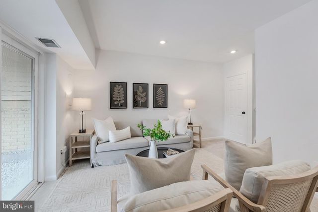 4604 KING DUNCAN RD, Alexandria, VA 22312
