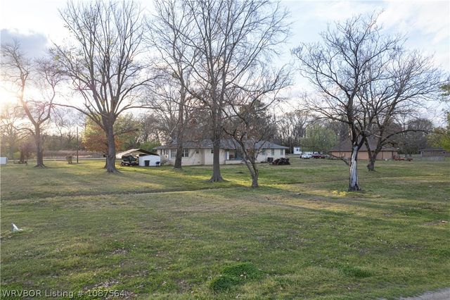 1704 Pleasant Valley Road, Van Buren, AR 72956