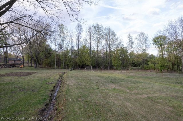 1704 Pleasant Valley Road, Van Buren, AR 72956