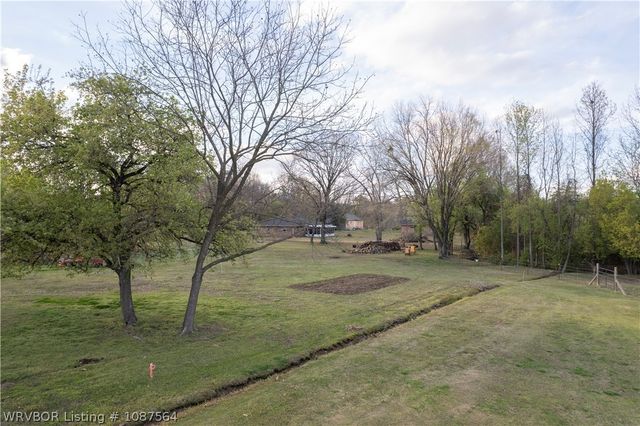 1704 Pleasant Valley Road, Van Buren, AR 72956