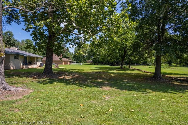 1704 Pleasant Valley Road, Van Buren, AR 72956