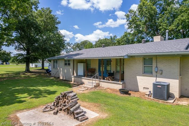 1704 Pleasant Valley Road, Van Buren, AR 72956