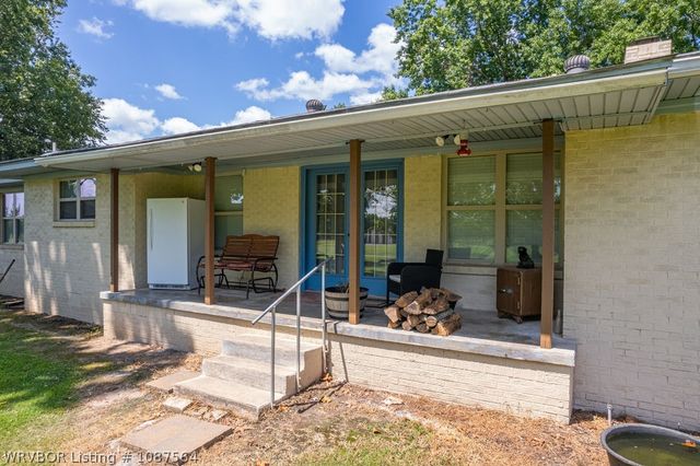 1704 Pleasant Valley Road, Van Buren, AR 72956