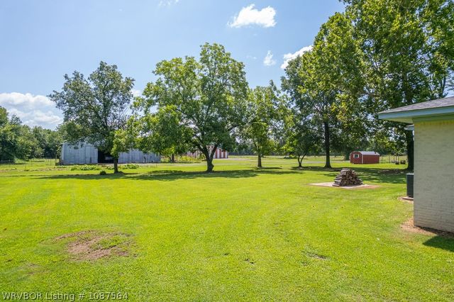 1704 Pleasant Valley Road, Van Buren, AR 72956