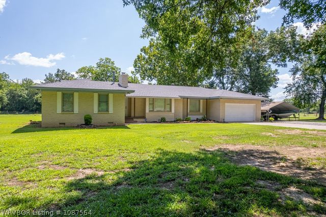 1704 Pleasant Valley Road, Van Buren, AR 72956