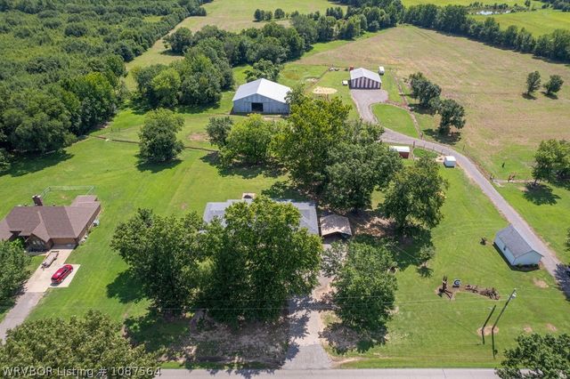 1704 Pleasant Valley Road, Van Buren, AR 72956