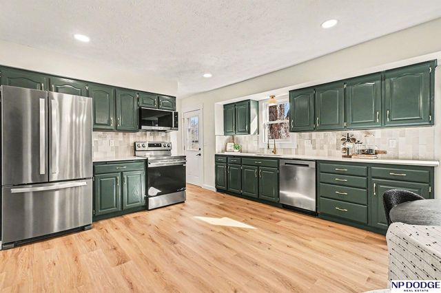 9149 Fowler Avenue, Omaha, NE 68134