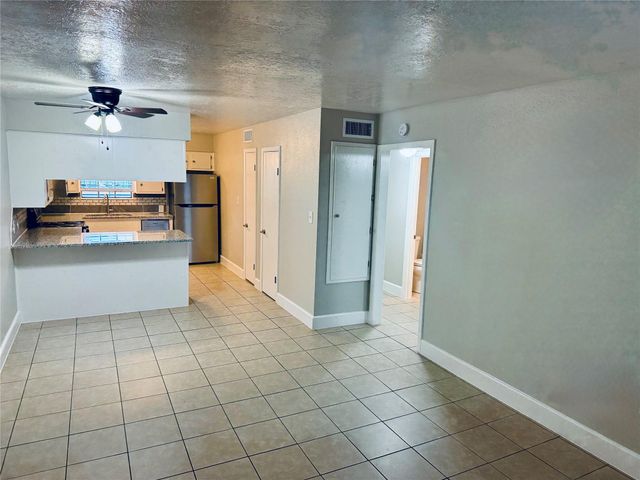 501 Waco Street 4, Conroe, TX 77301