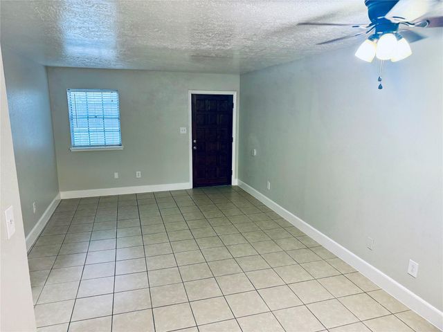 501 Waco Street 4, Conroe, TX 77301