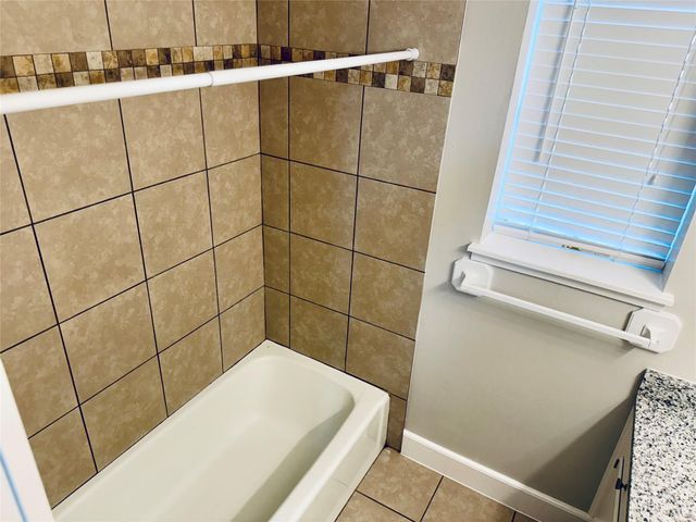 501 Waco Street 4, Conroe, TX 77301