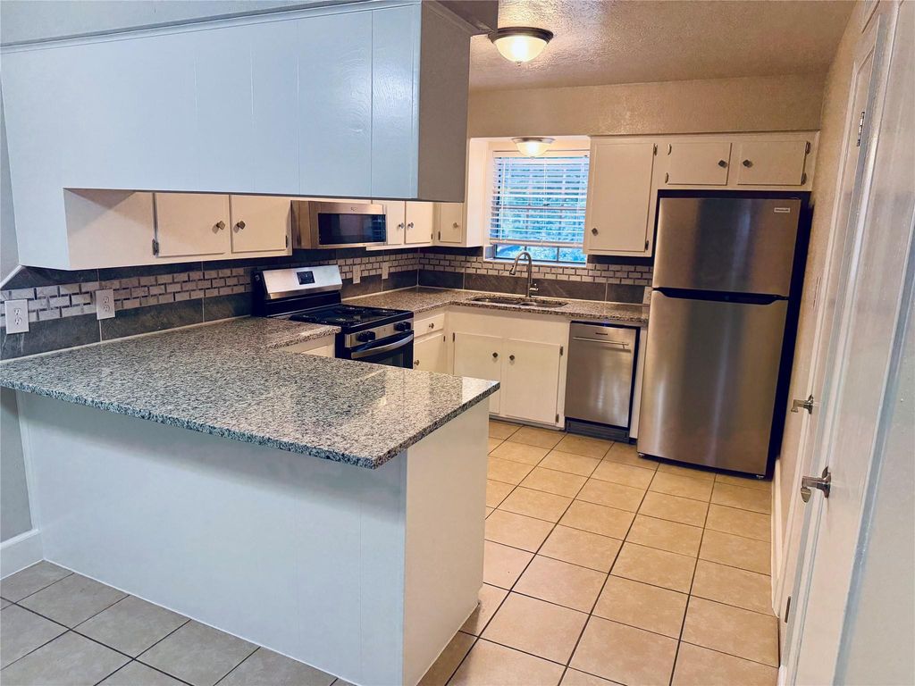 501 Waco Street 4, Conroe, TX 77301