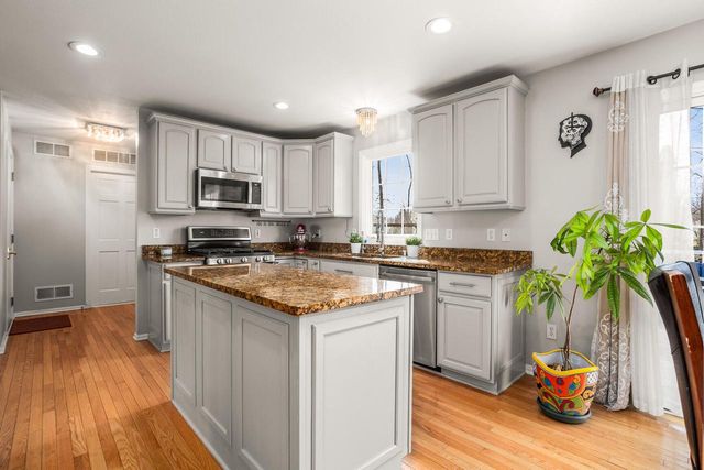 N78W22933 N Coldwater CIRCLE, Sussex, WI 53089