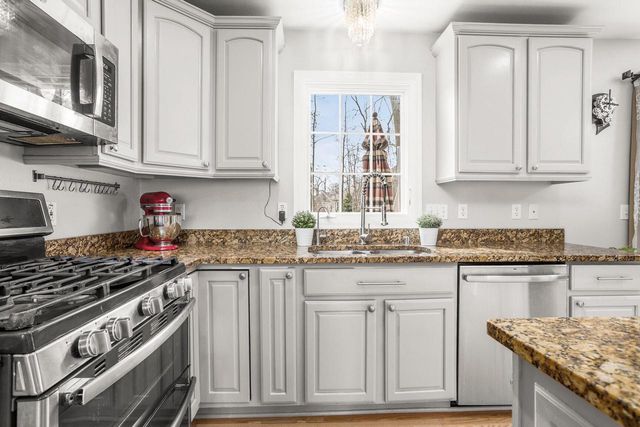 N78W22933 N Coldwater CIRCLE, Sussex, WI 53089