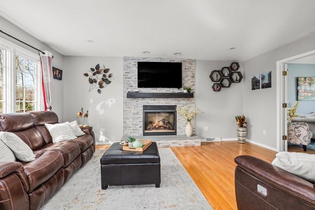 N78W22933 N Coldwater CIRCLE, Sussex, WI 53089