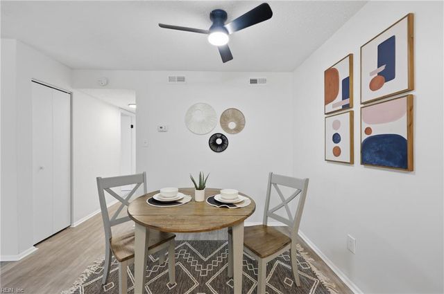 304 Thalia Station CT, Virginia Beach, VA 23452