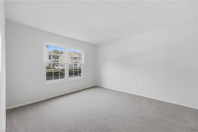 304 Thalia Station CT, Virginia Beach, VA 23452