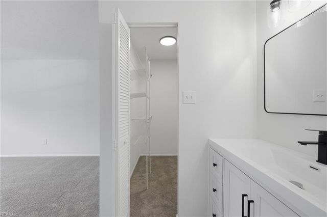 304 Thalia Station CT, Virginia Beach, VA 23452