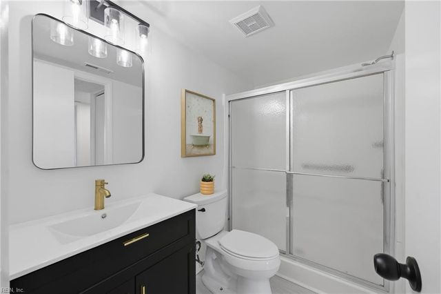 304 Thalia Station CT, Virginia Beach, VA 23452