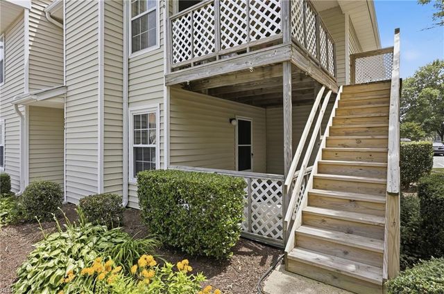 304 Thalia Station CT, Virginia Beach, VA 23452