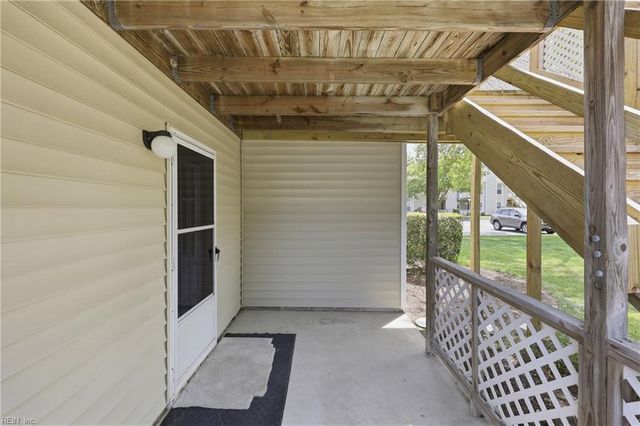 304 Thalia Station CT, Virginia Beach, VA 23452