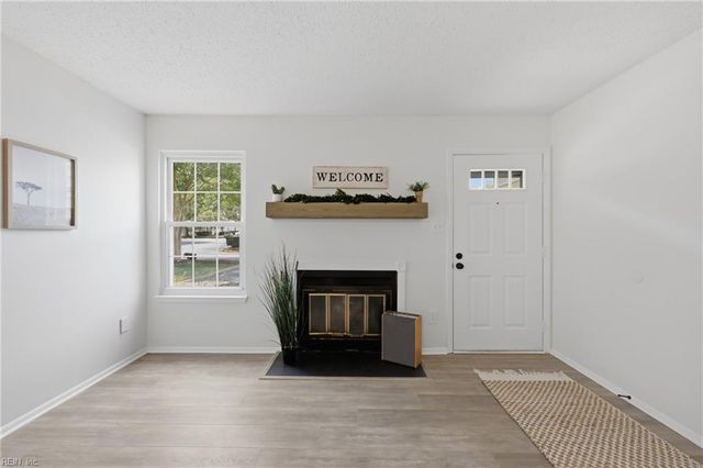 304 Thalia Station CT, Virginia Beach, VA 23452