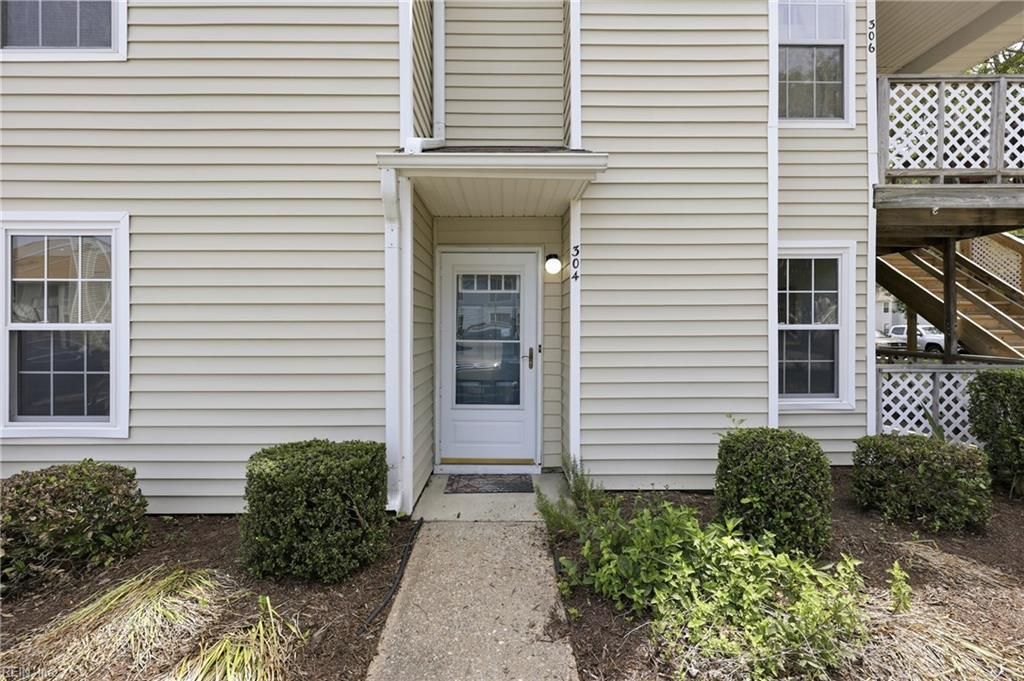 304 Thalia Station CT, Virginia Beach, VA 23452