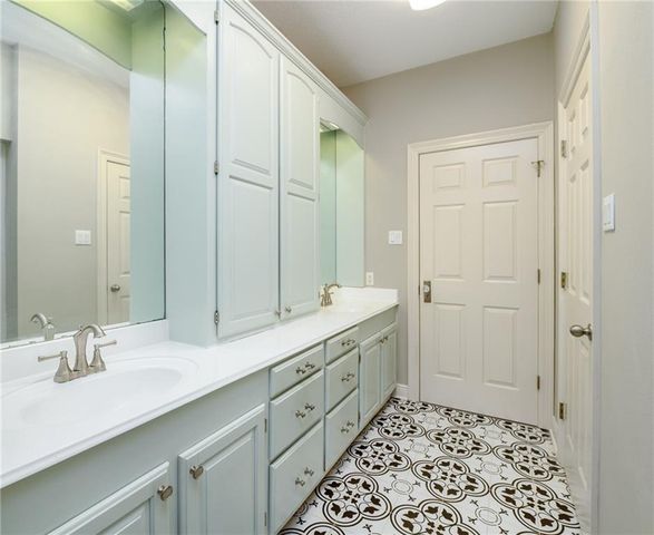 3221 SKYLINE Drive, Pineville, LA 71360