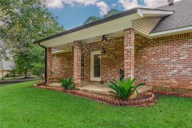 3221 SKYLINE Drive, Pineville, LA 71360