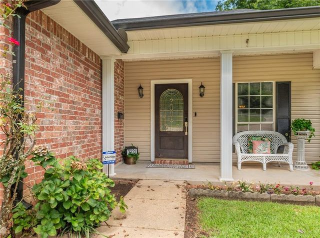 3221 SKYLINE Drive, Pineville, LA 71360