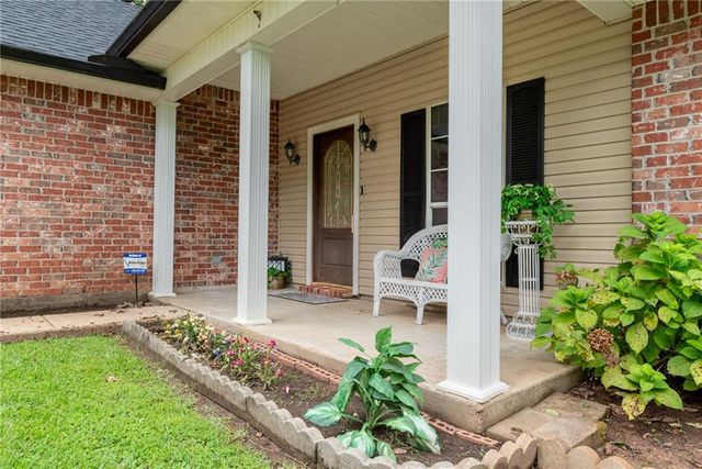 3221 SKYLINE Drive, Pineville, LA 71360