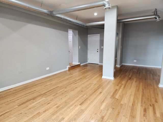 1530 E 65th Place 2, Chicago, IL 60637