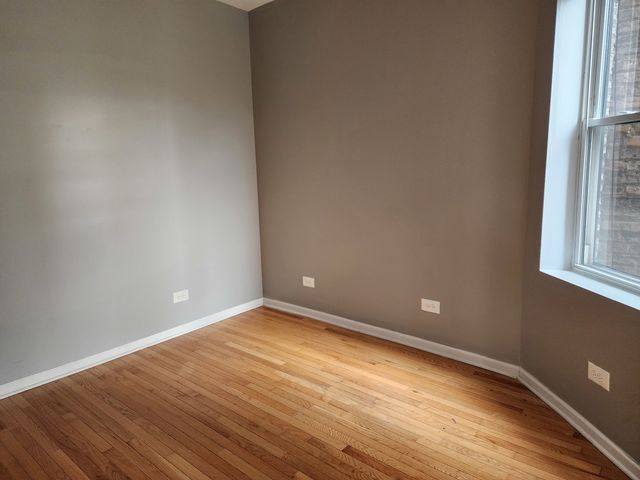 1530 E 65th Place 2, Chicago, IL 60637
