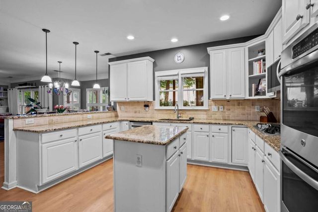 2446 Retreat Close, Marietta, GA 30066