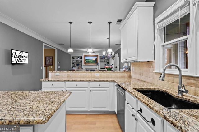 2446 Retreat Close, Marietta, GA 30066