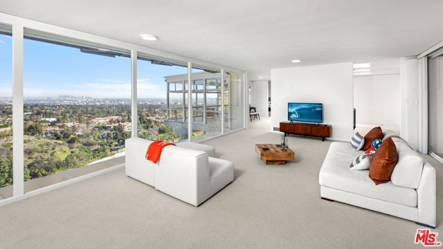 948 Bel Air Road, Los Angeles, CA 90077