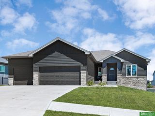 8169 S 185th Street, Omaha, NE 68136