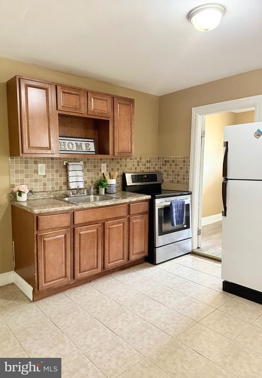 6835 CHESTER AVE, Philadelphia, PA 19142