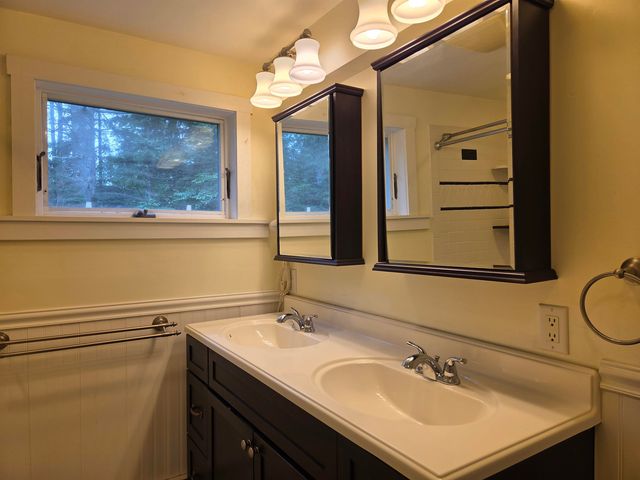 2 Tallwood Circle, Londonderry, VT 05148