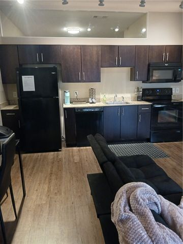 1655 Fifth Avenue 501, Downtown Pgh, PA 15219